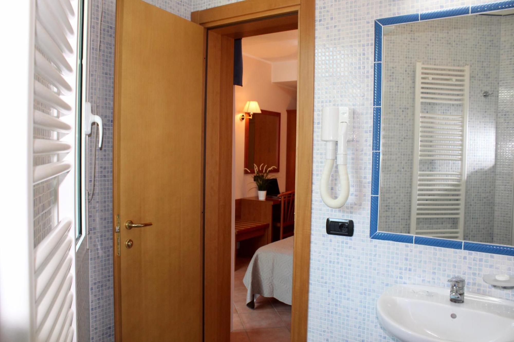 Hotel Jole تْشيزيناتيكو المظهر الخارجي الصورة