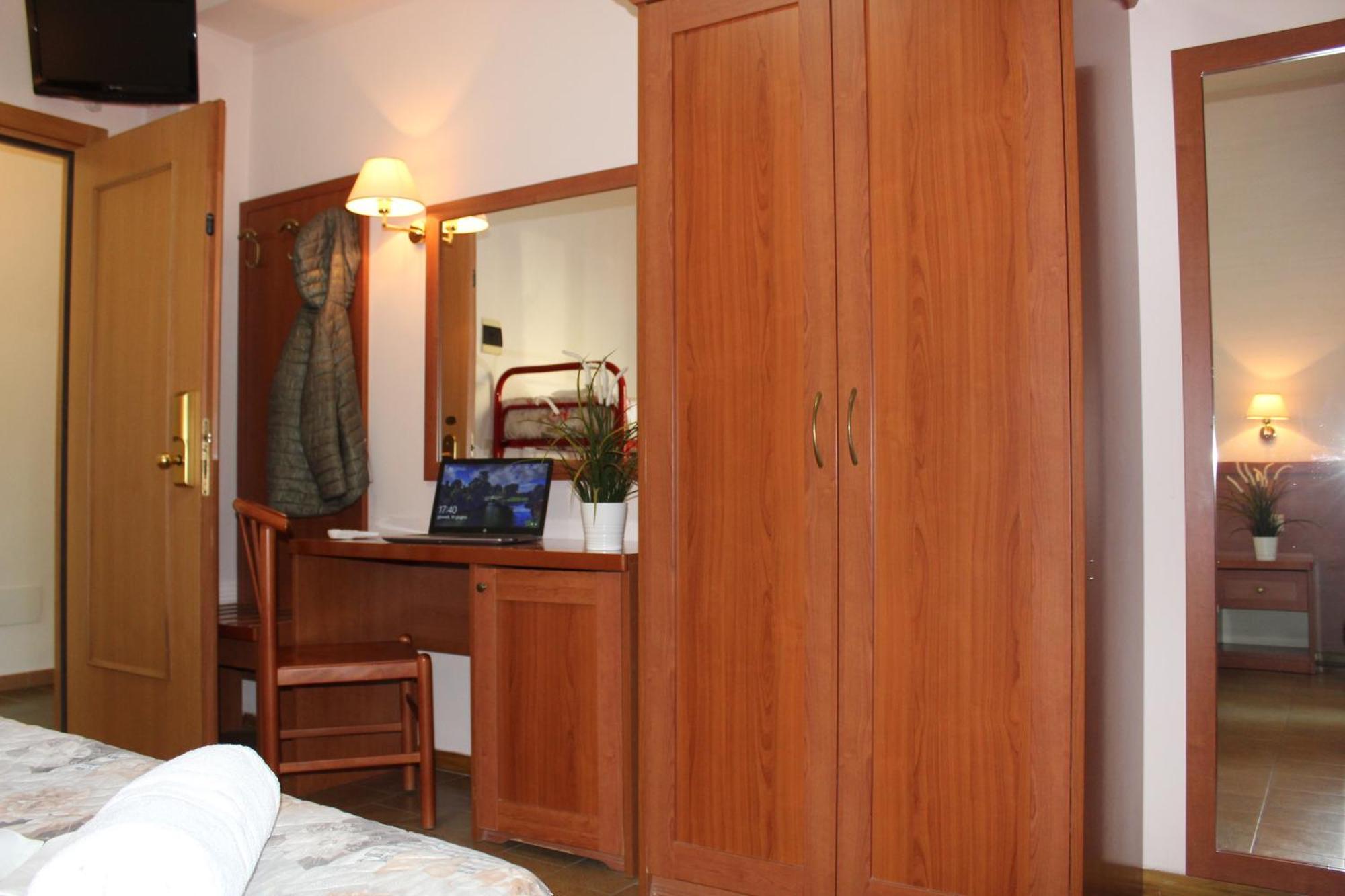 Hotel Jole تْشيزيناتيكو المظهر الخارجي الصورة