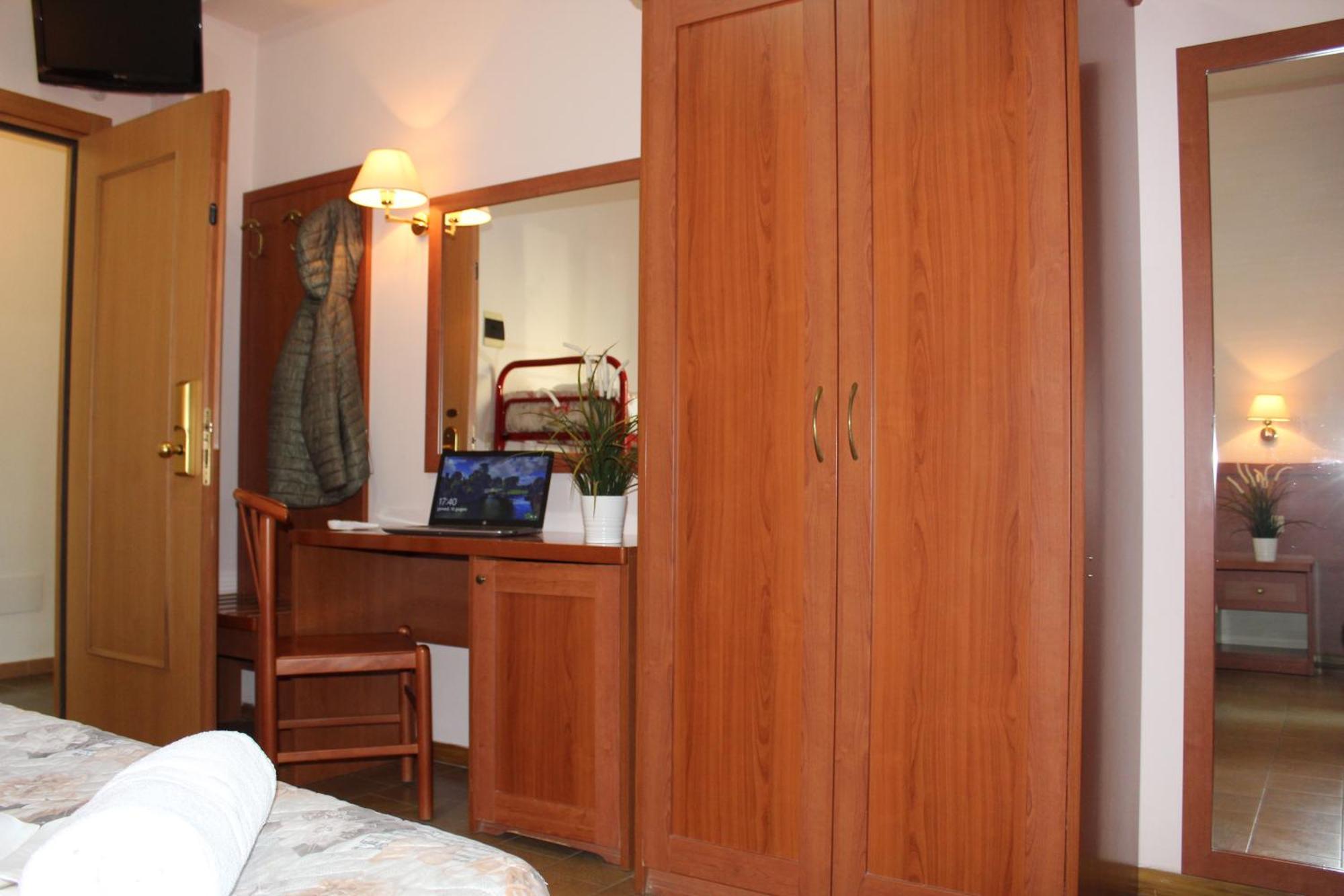 Hotel Jole تْشيزيناتيكو المظهر الخارجي الصورة
