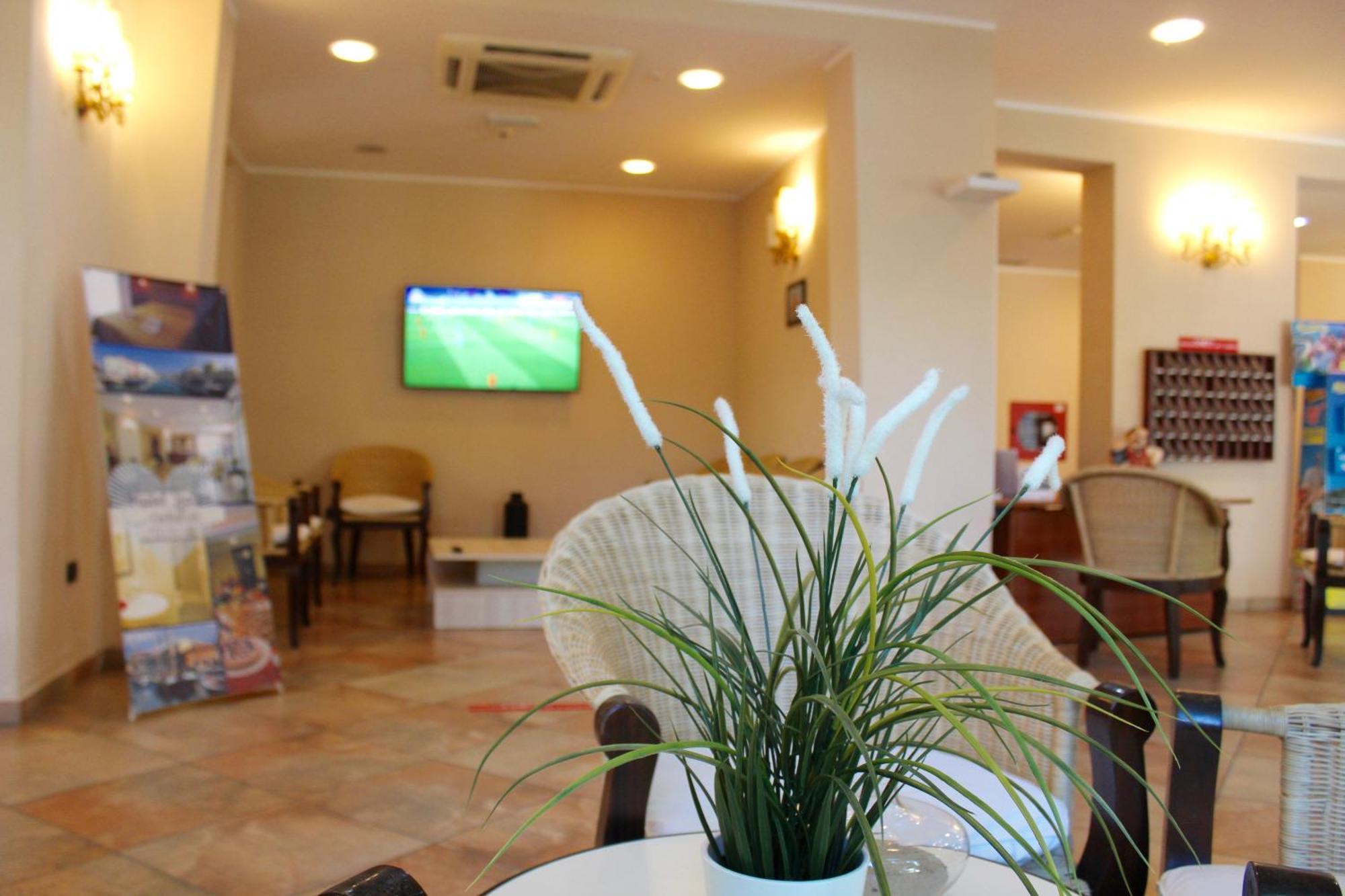 Hotel Jole تْشيزيناتيكو المظهر الخارجي الصورة