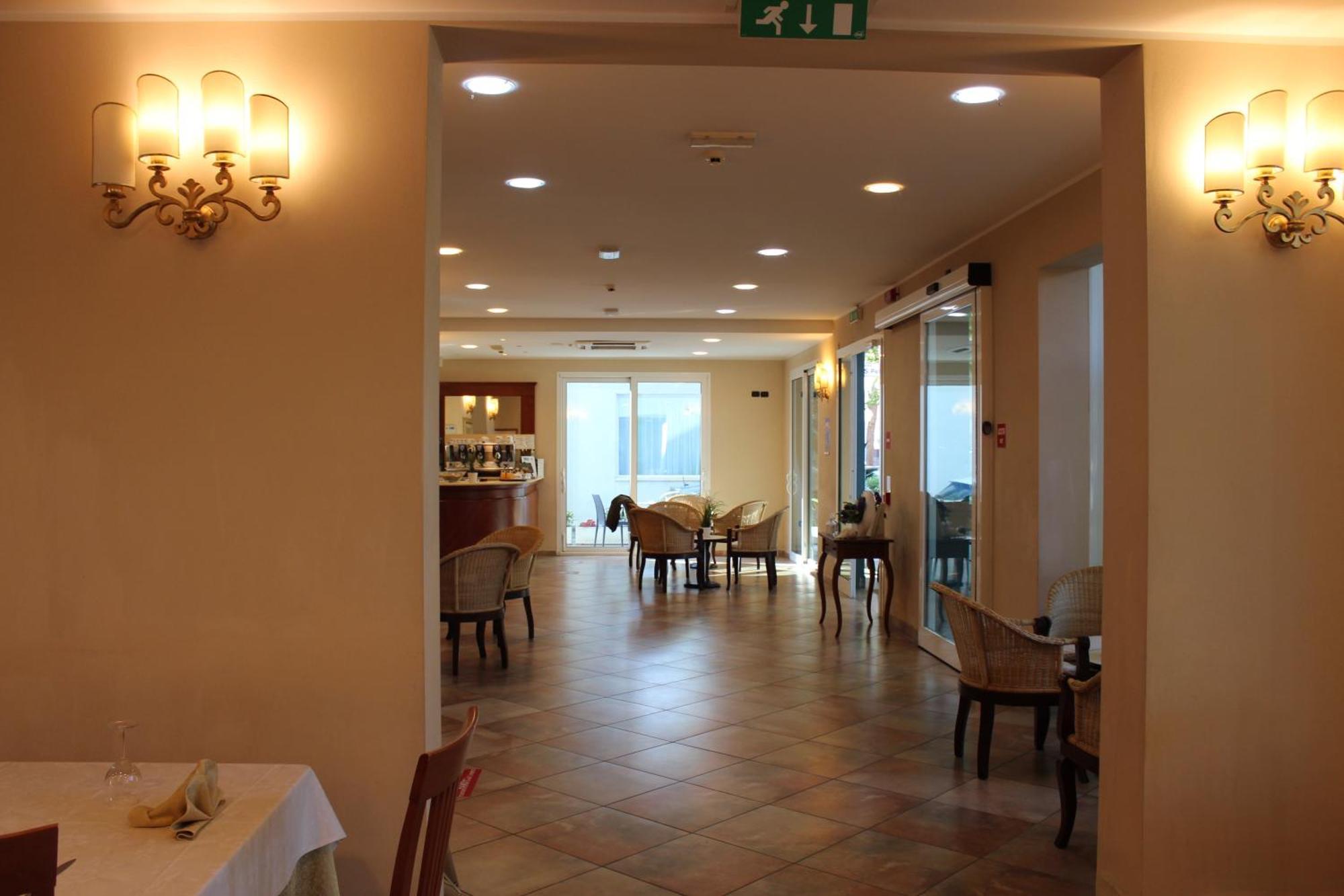 Hotel Jole تْشيزيناتيكو المظهر الخارجي الصورة